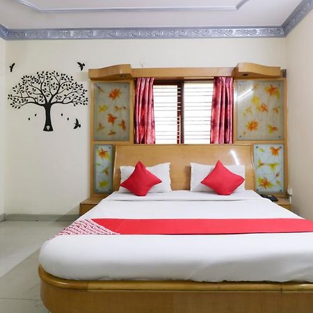 Oyo 71675 New Aishwarya Comforts Hotel Bengaluru Kültér fotó