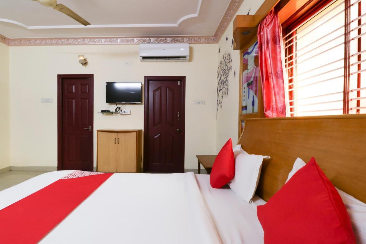 Oyo 71675 New Aishwarya Comforts Hotel Bengaluru Kültér fotó