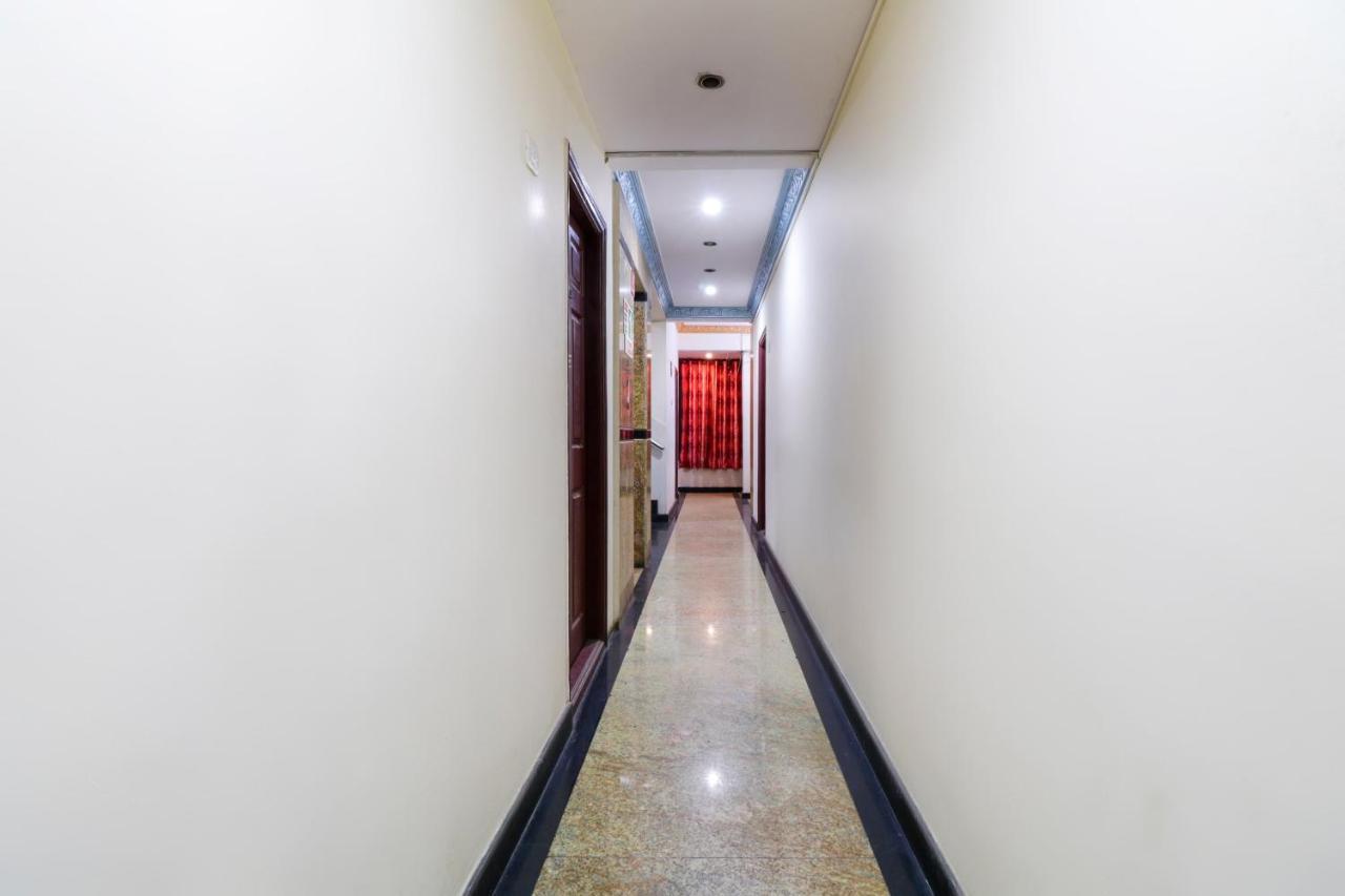 Oyo 71675 New Aishwarya Comforts Hotel Bengaluru Kültér fotó